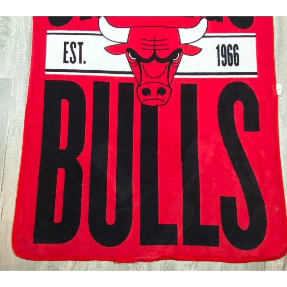 Northwest NBA Chicago Bulls Singular Silk Touch Throw Blanket, 42x57‎